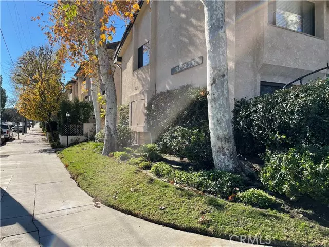 7137 Shoup AVE 11, West Hills, CA 91307