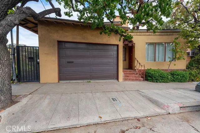 Los Angeles, CA 90068,2142 N Cahuenga BLD