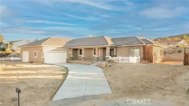 31704 Bogie PL, Llano, CA 93544
