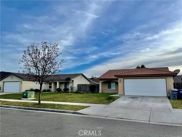 422 Rhianon DR, Merced, CA 95341