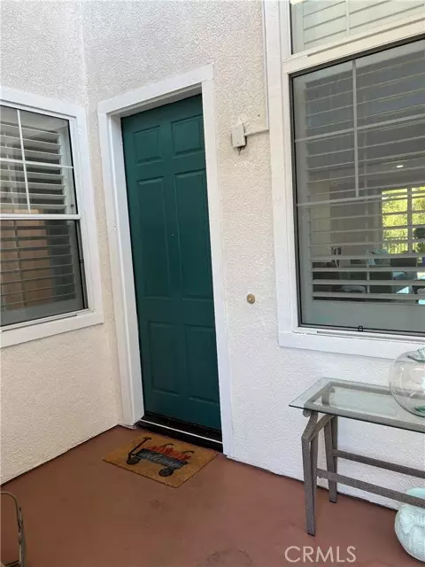 Thousand Oaks, CA 91362,3162 Clarita CT 353