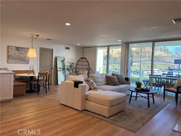 Santa Monica, CA 90402,723 Palisades Beach Road 101