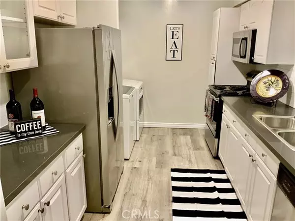 322 E Spruce AVE E, Inglewood, CA 90301