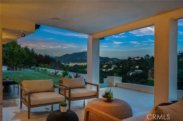 10806 Alta View DR, Studio City, CA 91604