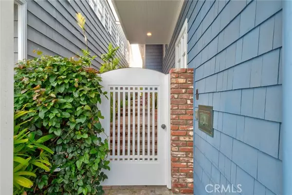 Newport Beach, CA 92661,1514 E Oceanfront