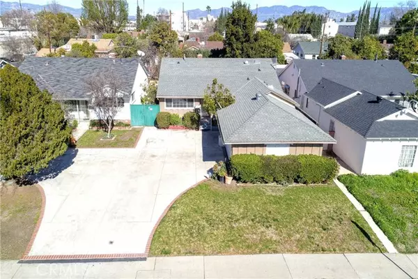 15747 Cohasset ST, Lake Balboa, CA 91406