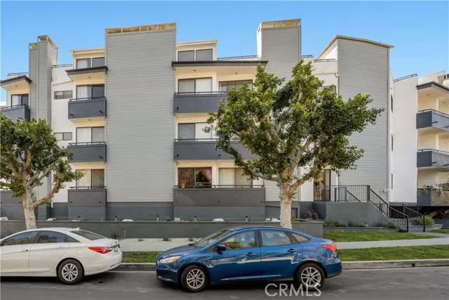 12050 Valleyheart DR 104, Studio City, CA 91604