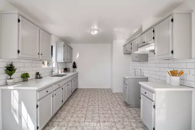 201 203 W 67th ST, Los Angeles, CA 90003