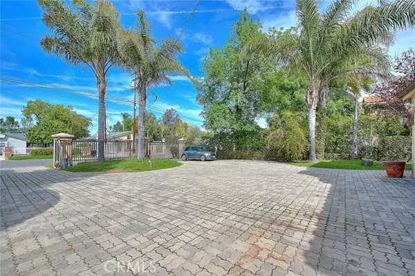 23106 Mariano ST, Woodland Hills, CA 91367