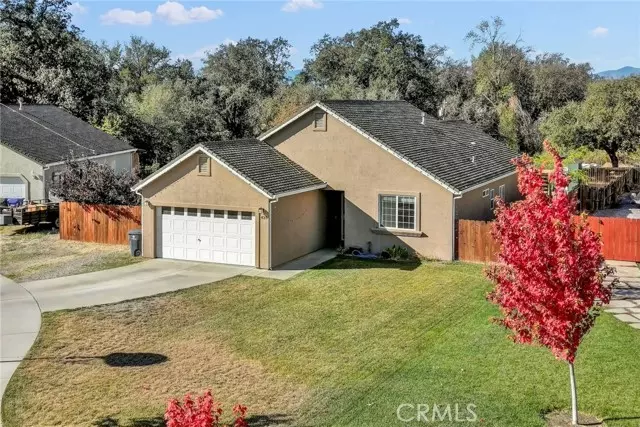 425 Springtime LN, Red Bluff, CA 96080