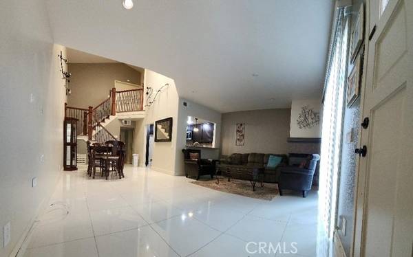 22307 Mission CIR, Chatsworth, CA 91311