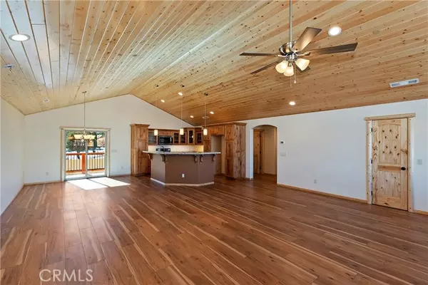 Big Bear City, CA 92314,374 Maple RDG