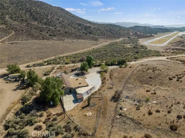 Agua Dulce, CA 91390,9801 White Fox LN