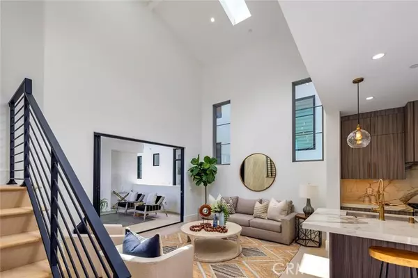 Corona Del Mar, CA 92625,419 1/2 Narcissus AVE