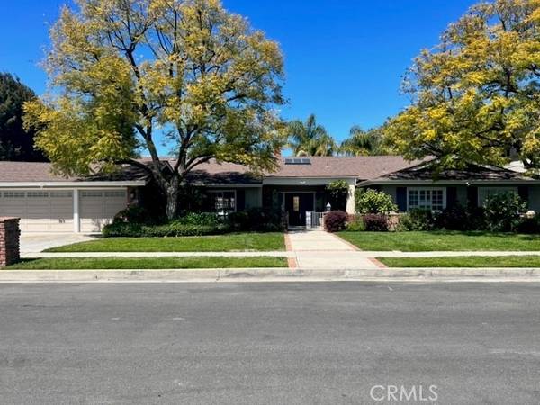 17631 Corinthian DR, Encino, CA 91316