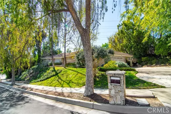 Tarzana, CA 91356,4611 Cerro Verde PL