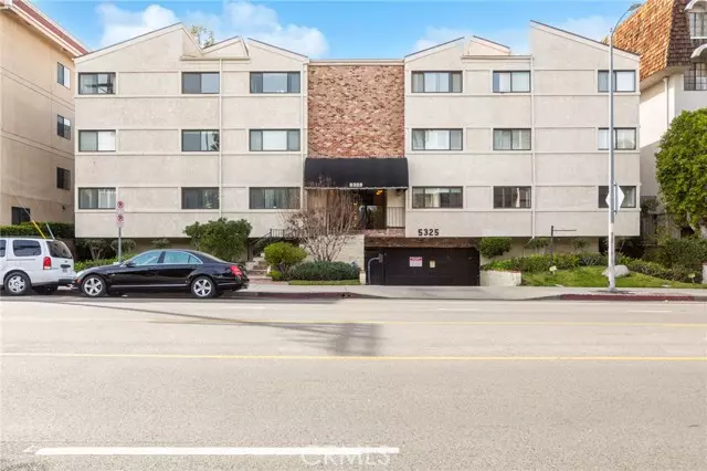 Tarzana, CA 91356,5325 Lindley AVE 106