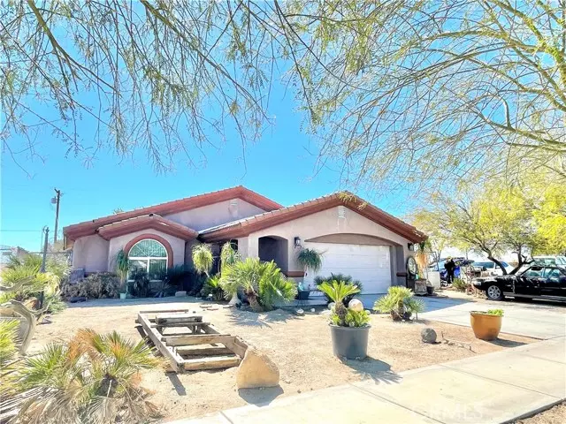 1233 Roselle AVE, Thermal, CA 92274