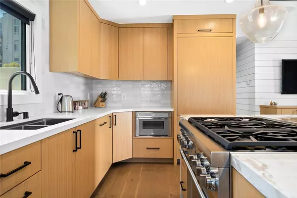 Valley Village, CA 91607,11952 Martha ST