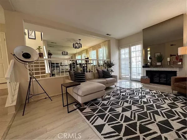 Woodland Hills, CA 91367,20950 Oxnard ST 45