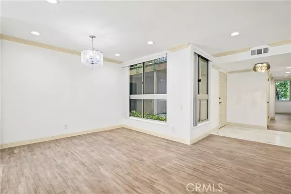 Encino, CA 91316,5301 Balboa BLD L11