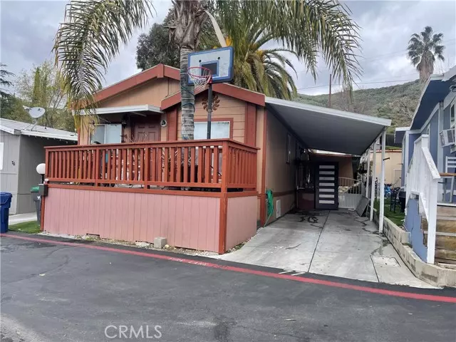 Canyon Country, CA 91387,18035 Soledad Canyon Rd 77