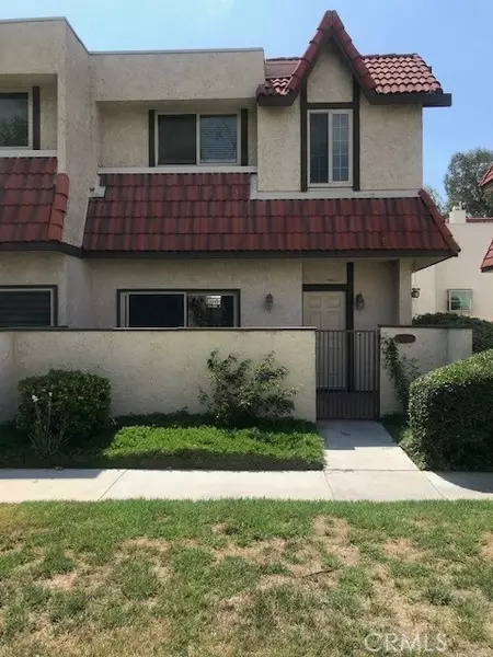 17951 River CIR 4, Canyon Country, CA 91387