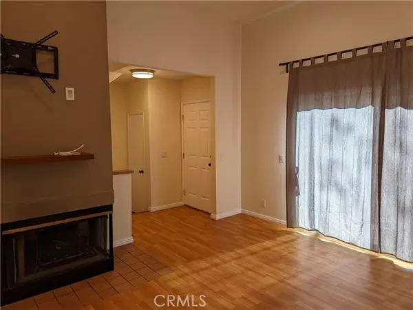 Canyon Country, CA 91387,17951 River CIR 4