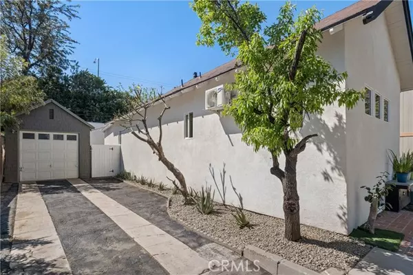 North Hollywood, CA 91602,10806 Sarah ST