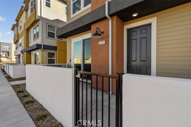 Valencia, CA 91381,27117 Valley Oak PL