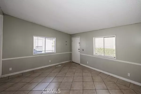 Van Nuys, CA 91405,7560 Woodman Pl 71