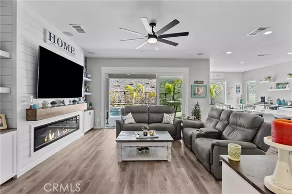 Saugus, CA 91350,18249 Cumulus CT