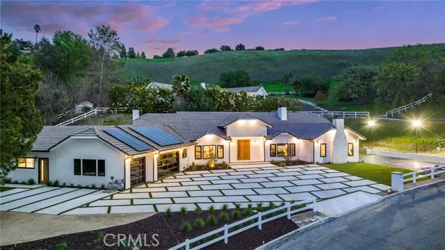 Thousand Oaks, CA 91362,792 Gloucester LN