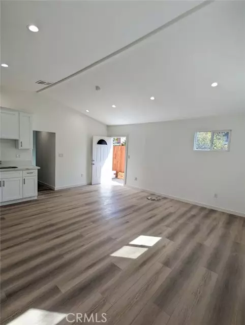 Winnetka, CA 91306,20158 bryant