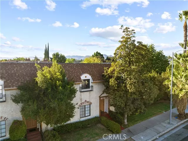 8441 De Soto AVE, Canoga Park, CA 91304