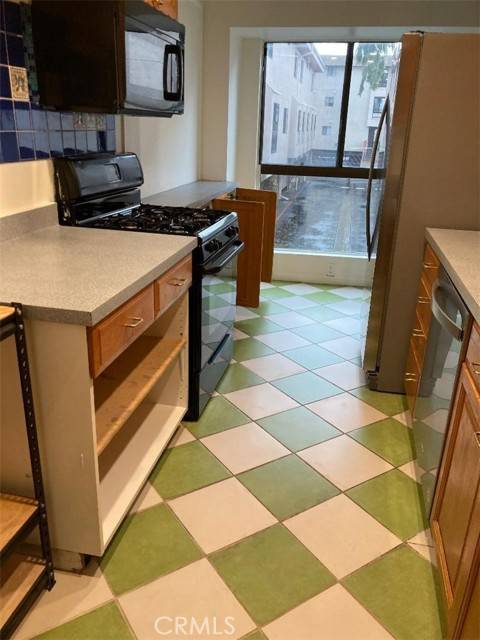 Sherman Oaks, CA 91403,15221 Magnolia C
