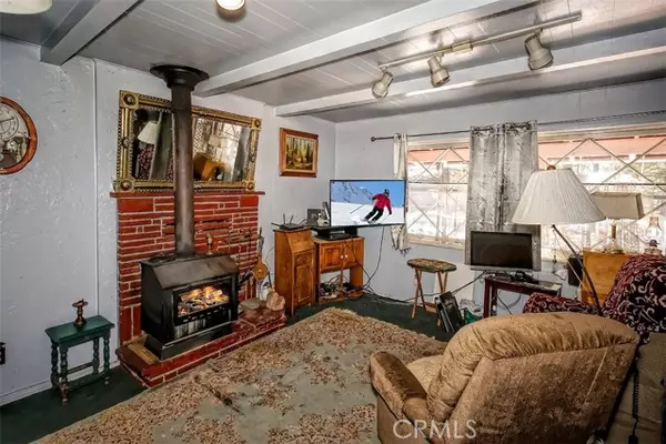 Big Bear Lake, CA 92315,437 Chickadee DR