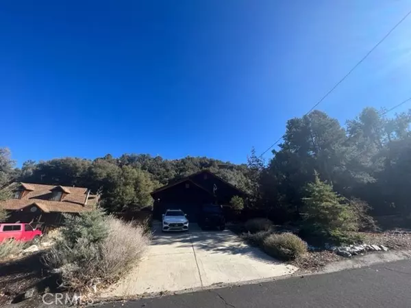 CA 93225,2504 Glacier DR