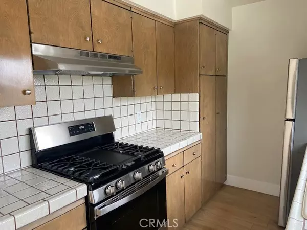 Woodland Hills, CA 91367,6030 Nevada AVE 9