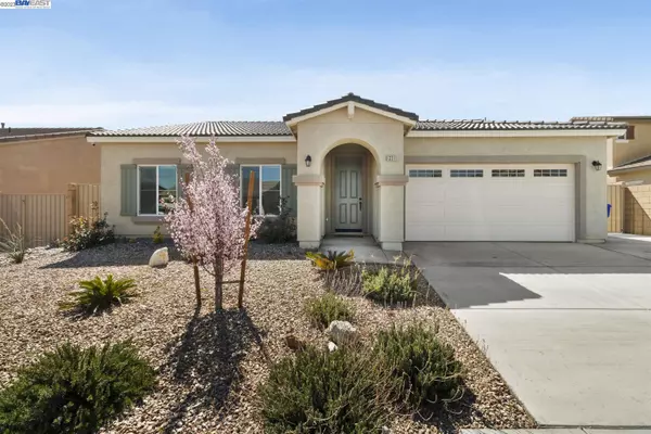 13311 Via del Lago,  Victorvill,  CA 92392