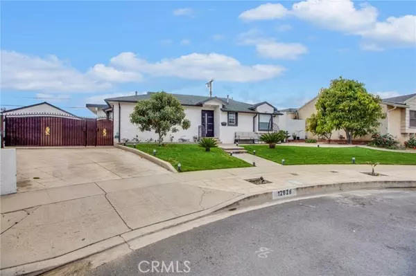 North Hollywood, CA 91605,12628 Stagg ST