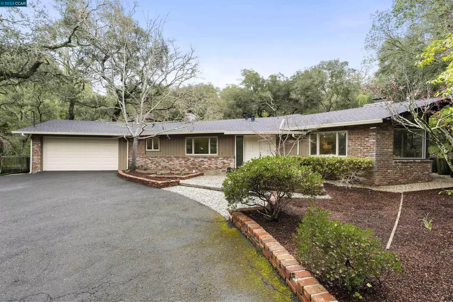 11 Kittiwake Rd, Orinda, CA 94563