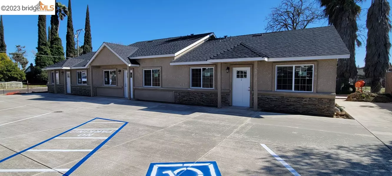 1920 8Th St, Livingston, CA 95334