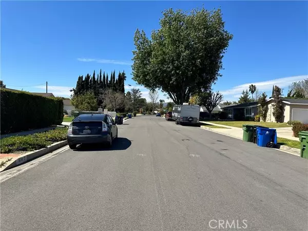 Winnetka, CA 91306,8387 Delco AVE