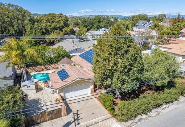 Newhall, CA 91321,23410 Happy Valley DR