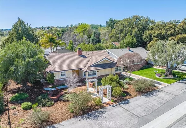 Newhall, CA 91321,23410 Happy Valley DR