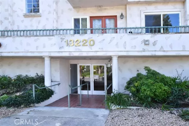 13220 Valleyheart DR 306, Studio City, CA 91604
