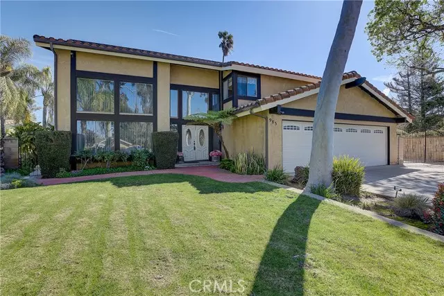 Simi Valley, CA 93065,985 Oakmont CT