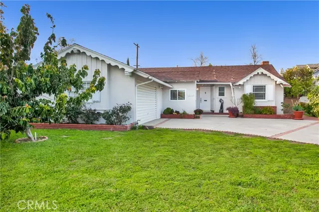 21025 Hemmingway ST, Canoga Park, CA 91304