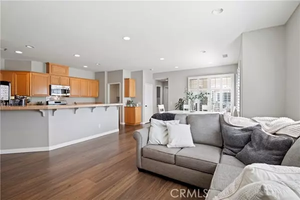 Valencia, CA 91355,28003 Serra LN